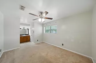 10666 Hazelhurst Dr, Houston, TX 77043 - Photo 9