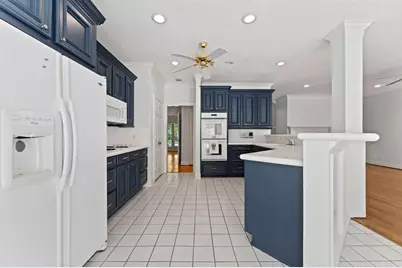 29 Berry Blossom Drive, The Woodlands, TX 77380 - Photo 15