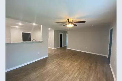 2016 Magnolia Drive, La Marque, TX 77568 - Photo 9