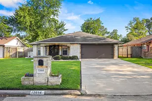 12614 Barbizon Dr, Houston, TX 77089 - Photo 3