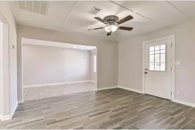 927 W 10th Street, Freeport, TX 77541 - Photo 7