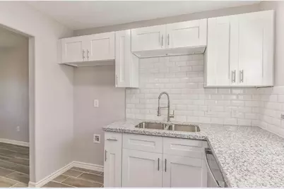 927 W 10th Street, Freeport, TX 77541 - Photo 9