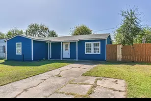 927 W 10th St, Freeport, TX 77541 - Photo 1