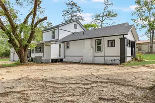 725 S Washington Ave, Livingston, TX 77351 - Photo 17