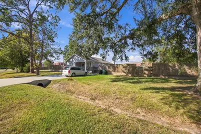 2722 Vega St, Houston, TX 77088 - Photo 21