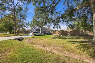 2722 Vega St, Houston, TX 77088 - Photo 21