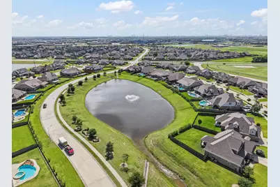 9706 Suffolk Downs Drive, Mont Belvieu, TX 77523 - Photo 43