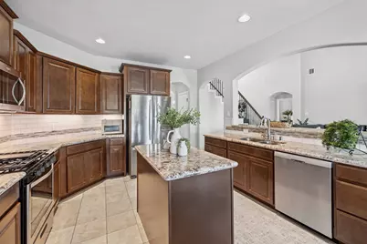 9706 Suffolk Downs Drive, Mont Belvieu, TX 77523 - Photo 13