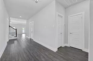 10329 S Goshawk Trl, Conroe, TX 77385 - Photo 5