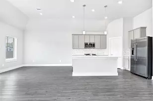 10329 S Goshawk Trl, Conroe, TX 77385 - Photo 9