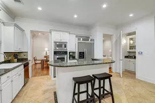 2121 Potomac Dr, Houston, TX 77057 - Photo 9