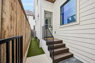 2320 Couch St, Houston, TX 77008 - Photo 3