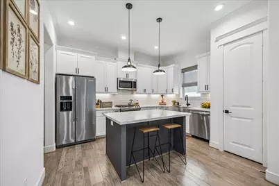 2320 Couch Street, Houston, TX 77008 - Photo 9