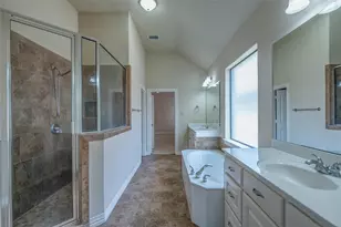 14333 S Summerchase Cir, Willis, TX 77318 - Photo 7