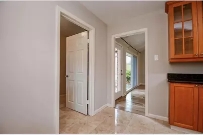 10706 Inwood Drive, Houston, TX 77042 - Photo 15