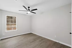 6121 Ridgemont St, Houston, TX 77087 - Photo 9