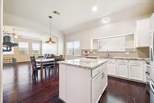 7304 Valentine Ln, Pearland, TX 77584 - Photo 11