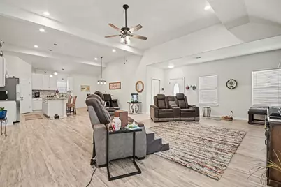 64 Borondo Pines, La Marque, TX 77568 - Photo 9