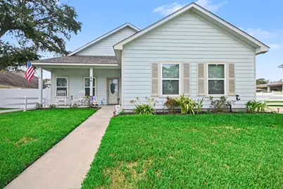64 Borondo Pines, La Marque, TX 77568 - Photo 3