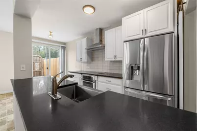 2103 2103 Lake Village Drive, Houston, TX 77339 - Photo 27