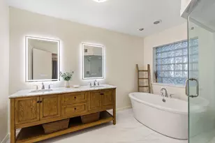 10738 Cedar Creek Dr, Houston, TX 77042 - Photo 17