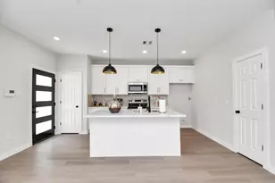 7926 Gladstone St, Houston, TX 77051 - Photo 3