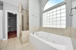 835 Rosine St, Houston, TX 77019 - Photo 23