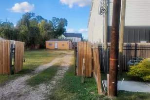 320 Thornton Rd, Houston, TX 77018 - Photo 5