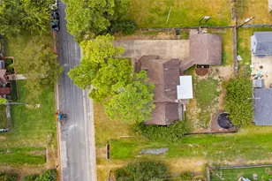 103 Pine Valley St, Huntsville, TX 77320 - Photo 37