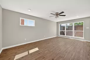 7047 Bissonnet St, Houston, TX 77074 - Photo 13