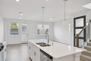 631 Sand Dollar Dr, Kemah, TX 77565 - Photo 3