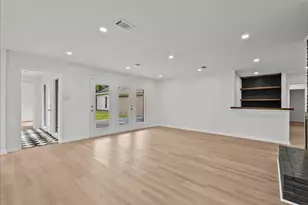 5762 Birdwood Rd, Houston, TX 77096 - Photo 15
