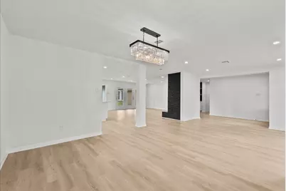 5762 Birdwood Road, Houston, TX 77096 - Photo 5