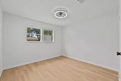 5762 Birdwood Road, Houston, TX 77096 - Photo 17