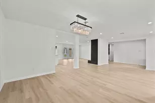 5762 Birdwood Rd, Houston, TX 77096 - Photo 3