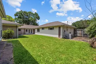 5762 Birdwood Rd, Houston, TX 77096 - Photo 41