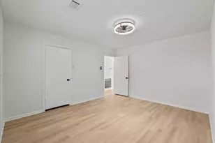 5762 Birdwood Rd, Houston, TX 77096 - Photo 19