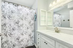 25138 Intrepid Ln, Galveston, TX 77554 - Photo 23