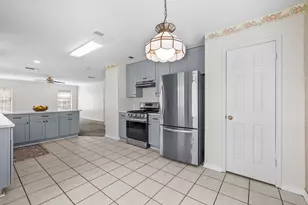 8727 Orchard Ln, La Porte, TX 77571 - Photo 7