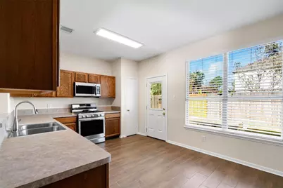 8810 Willow Spur Drive, Tomball, TX 77375 - Photo 9