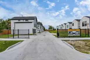 235 Julia St, Houston, TX 77022 - Photo 3