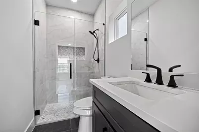 1107 Wilson St, Houston, TX 77019 - Photo 19