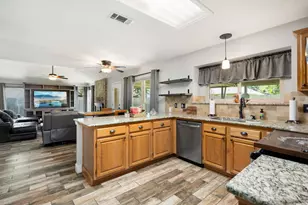 1906 Coronado St, Friendswood, TX 77546 - Photo 9