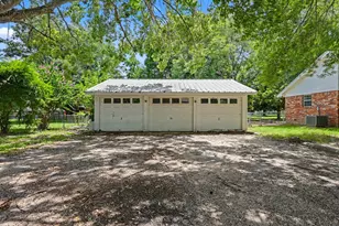 100 Bybee St, Willis, TX 77378 - Photo 17