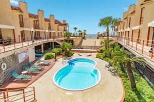 7312 Seawall Blvd, Galveston, TX 77551 - Photo 9