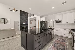 4423 Parkwater Cove Ct SE, Sugar Land, TX 77479 - Photo 17