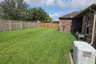 2514 Copper Fields Dr, Rosharon, TX 77583 - Photo 3