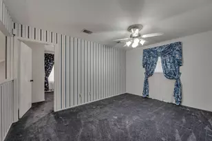 107 Bayou Glen St, Hitchcock, TX 77563 - Photo 15