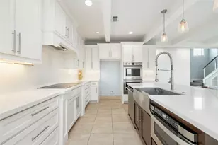 7707 Stratford Hall Dr, Rosharon, TX 77583 - Photo 3