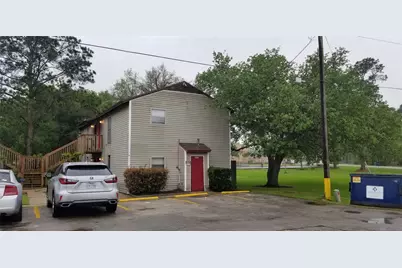 2017 W Sidnor Street #4, Alvin, TX 77511 - Photo 3